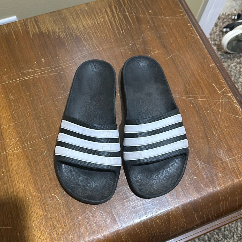 Adidas youth slides